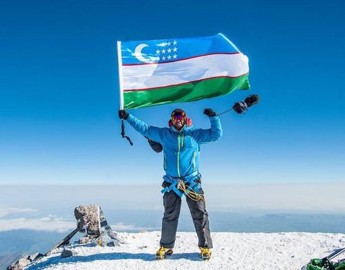 Skiing in beautiful places of Uzbekistan