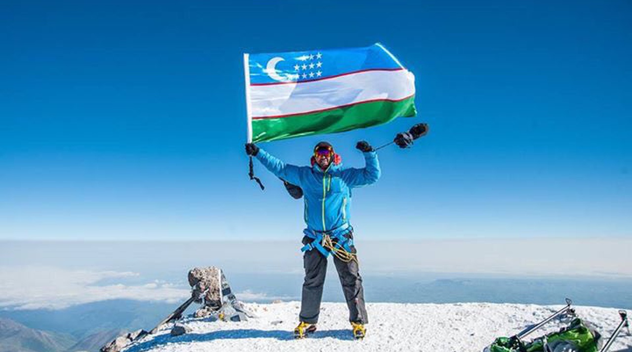 Skiing in beautiful places of Uzbekistan